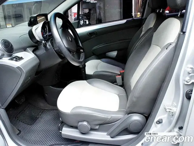 Chevrolet Spark 2013 1.0 автомат (гидро), миниатюра 5