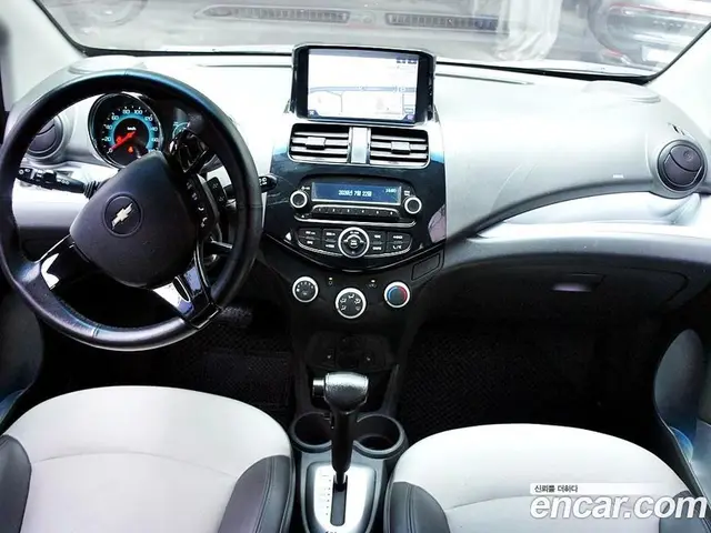 Chevrolet Spark 2013 1.0 автомат (гидро), миниатюра 7
