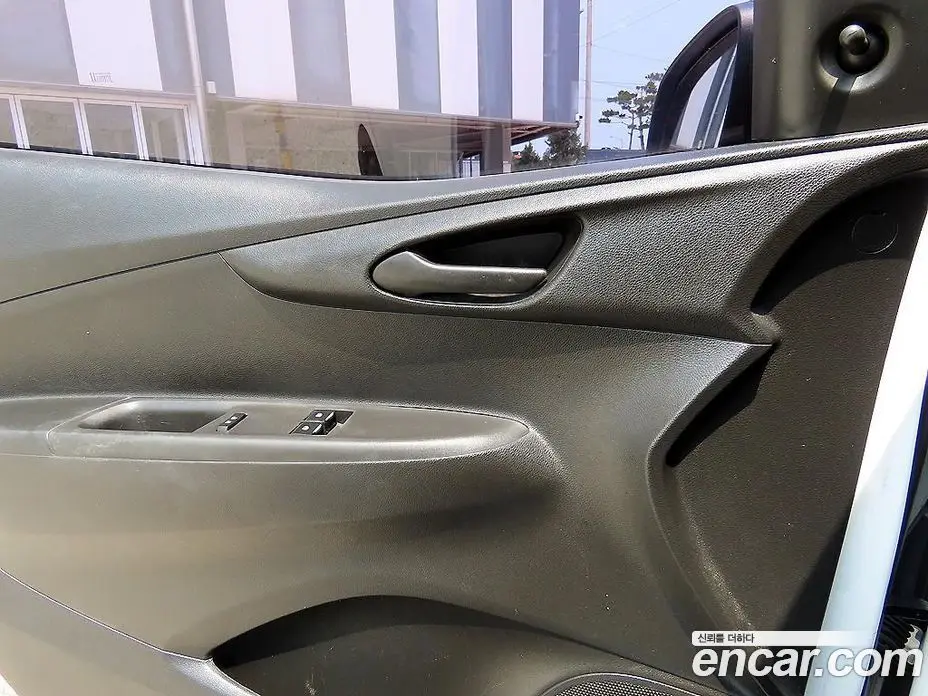 Chevrolet Spark 2019 1.0 автомат (гидро), фото 11
