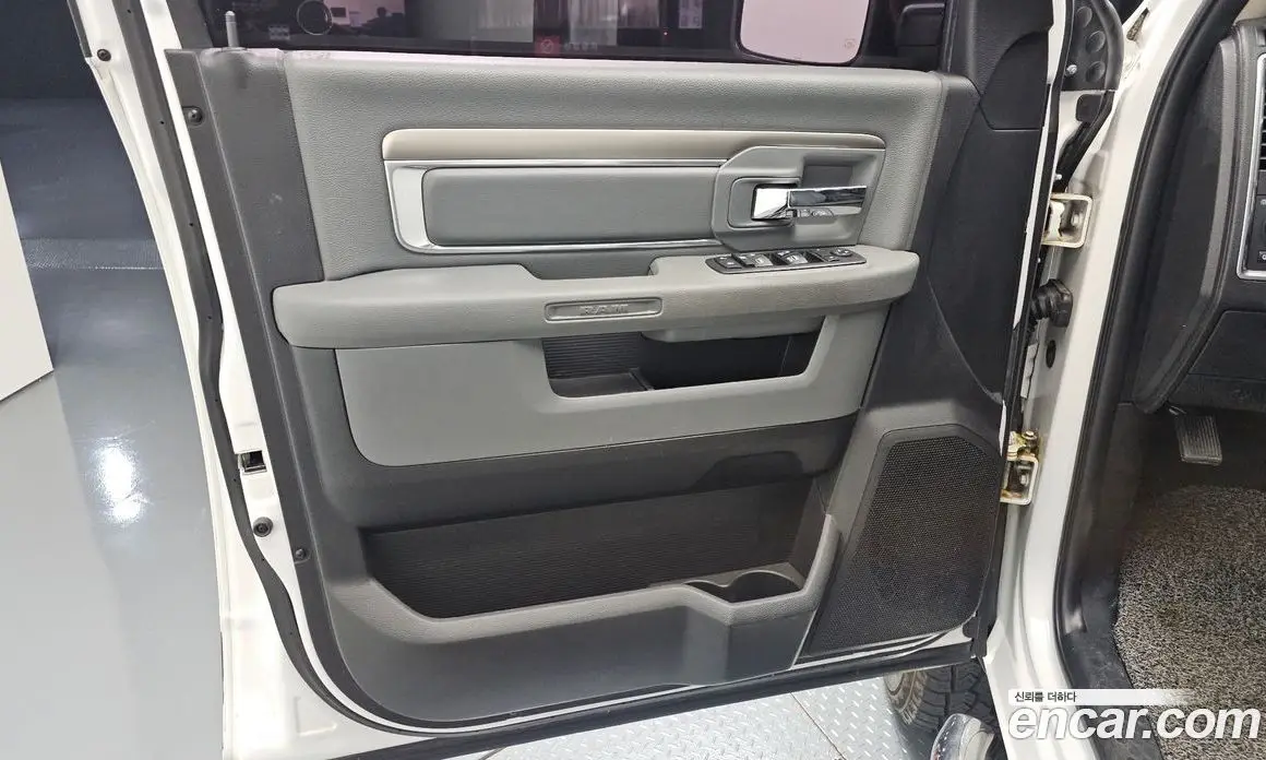 Dodge Ram Pick Up 2017 5.6 автомат (гидро), фото 13
