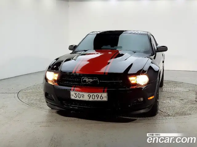 Ford Mustang 2012 3.7 автомат (гидро), миниатюра 2