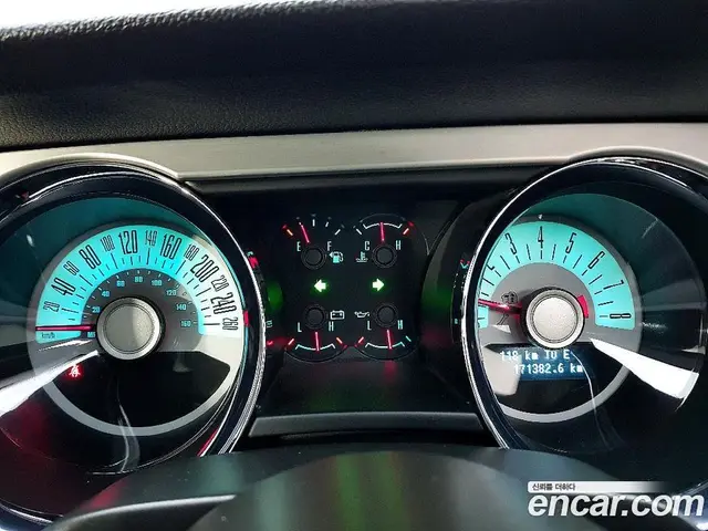 Ford Mustang 2012 3.7 автомат (гидро), миниатюра 6