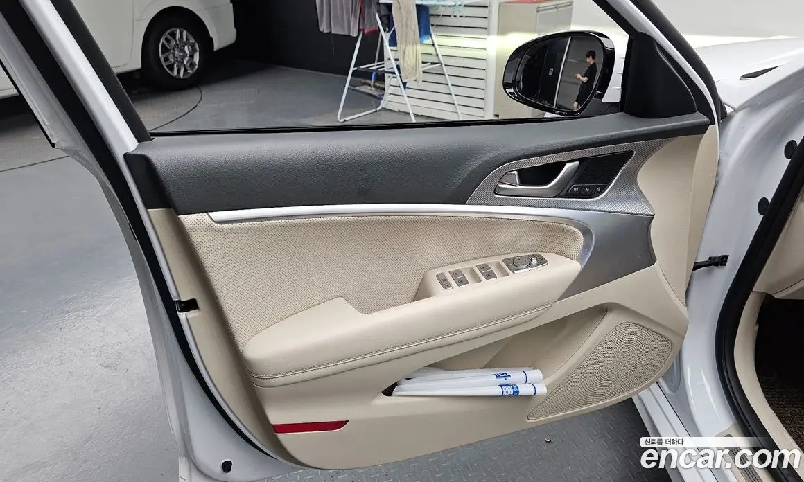 Genesis G70 2023 2.0 автомат (гидро), фото 13