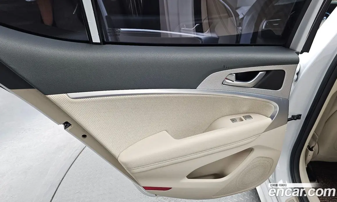 Genesis G70 2023 2.0 автомат (гидро), фото 14