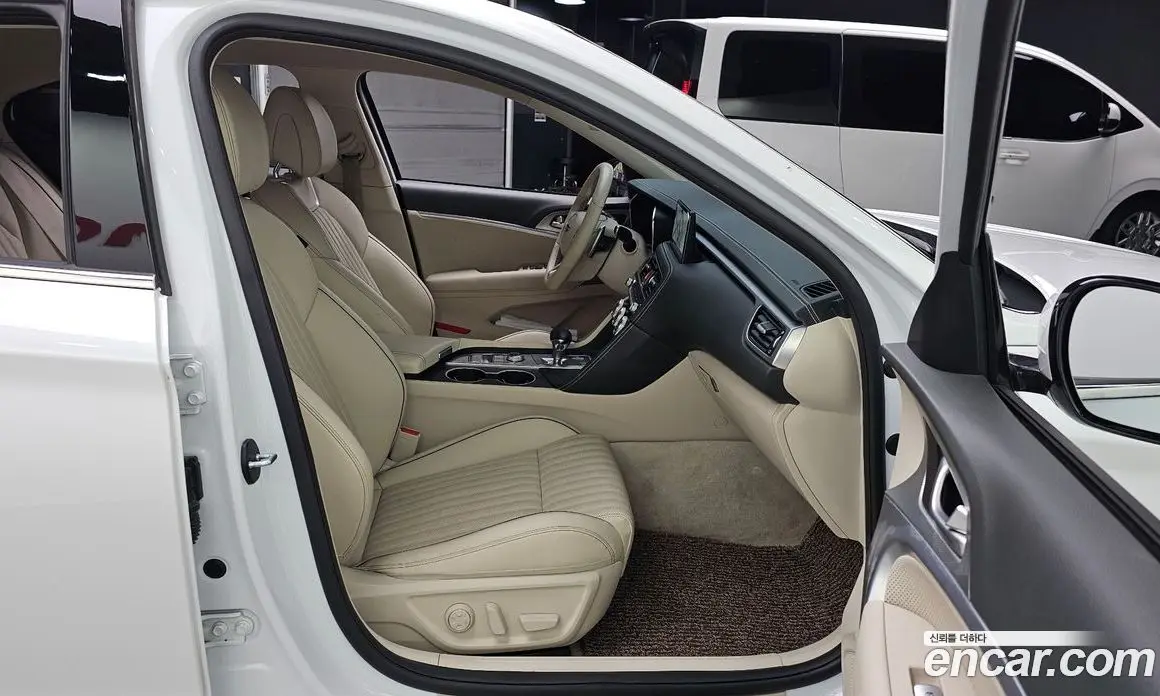 Genesis G70 2023 2.0 автомат (гидро), фото 16