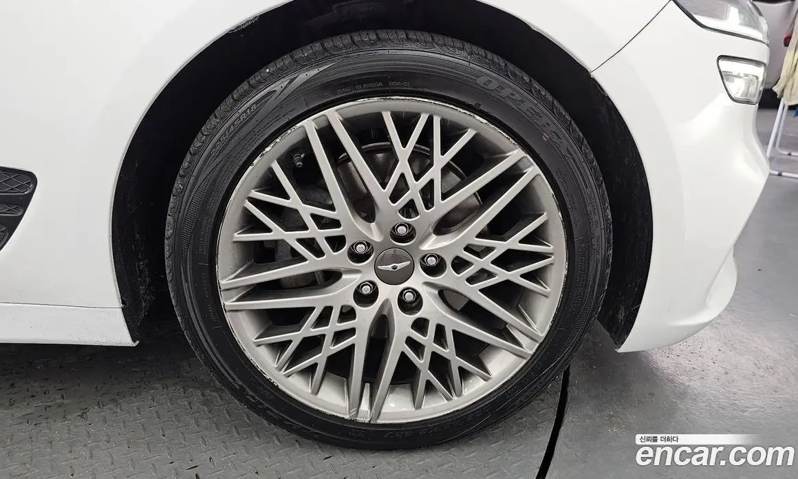 Genesis G70 2023 2.0 автомат (гидро), фото 6