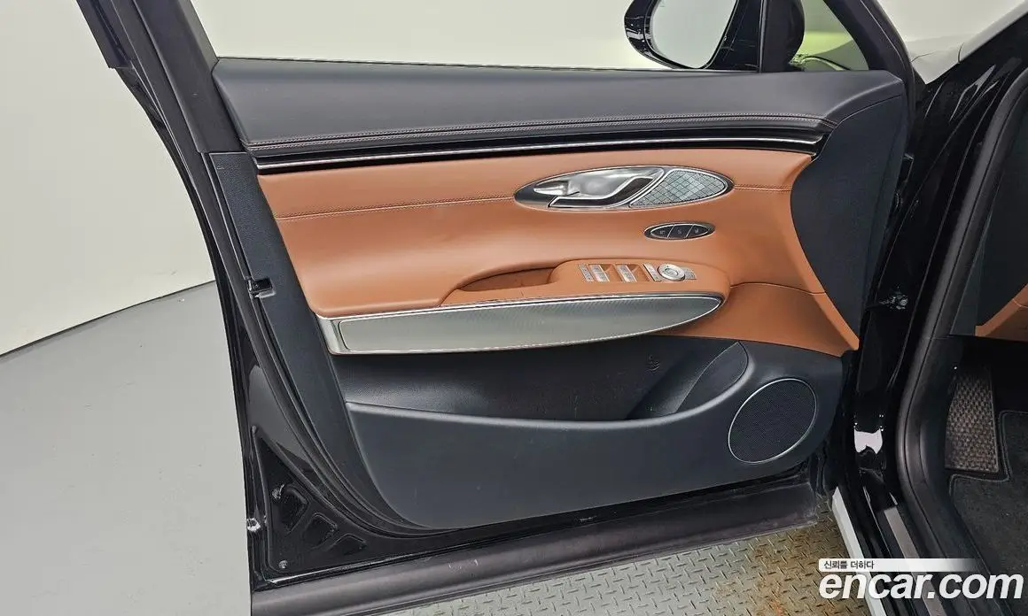 Genesis GV70 2023 2.5 автомат (гидро), фото 13