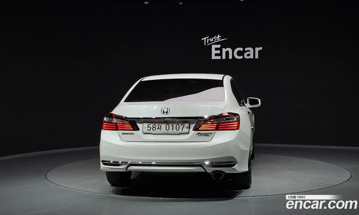 Honda Accord 2016 2.4 автомат (гидро), фото 4