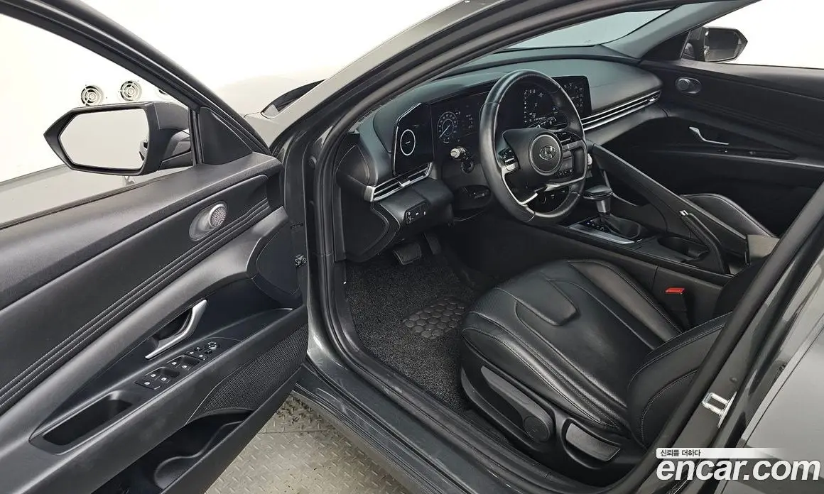 Hyundai Avante 2022 1.6 автомат (гидро), фото 12