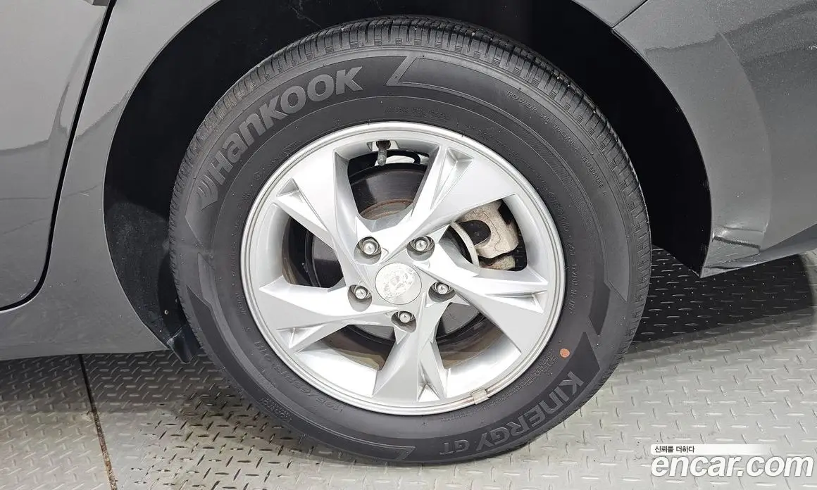 Hyundai Avante 2022 1.6 автомат (гидро), фото 6