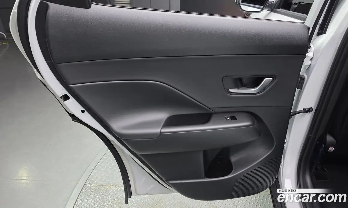 Hyundai Kona 2025 1.6 автомат (гидро), фото 15