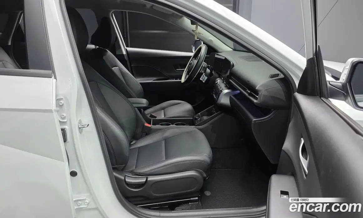 Hyundai Kona 2025 1.6 автомат (гидро), фото 17