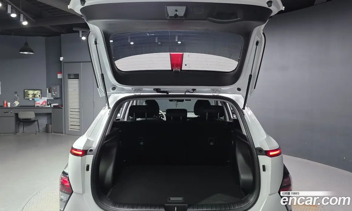 Hyundai Kona 2025 1.6 автомат (гидро), фото 26