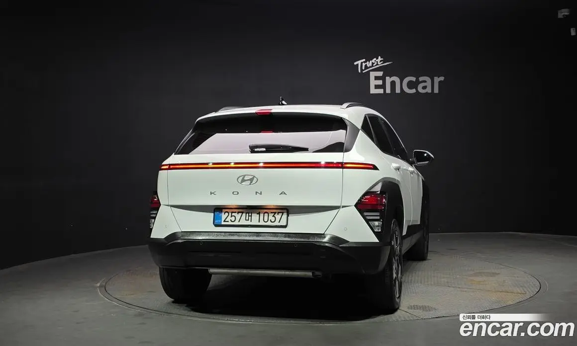 Hyundai Kona 2025 1.6 автомат (гидро), фото 4