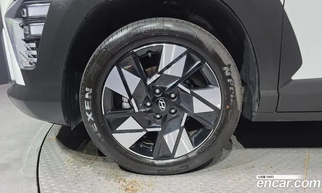 Hyundai Kona 2025 1.6 автомат (гидро), миниатюра 5