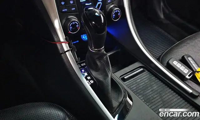 Hyundai Sonata 2011 2.0 автомат (гидро), миниатюра 11