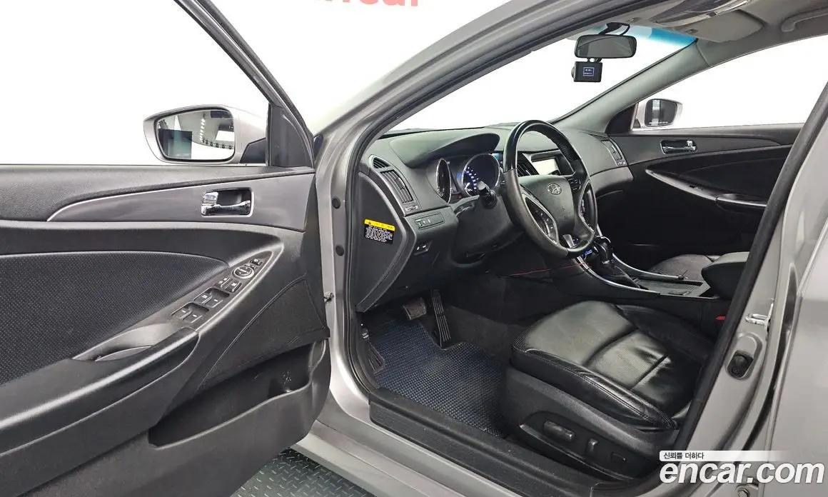 Hyundai Sonata 2011 2.0 автомат (гидро), фото 12