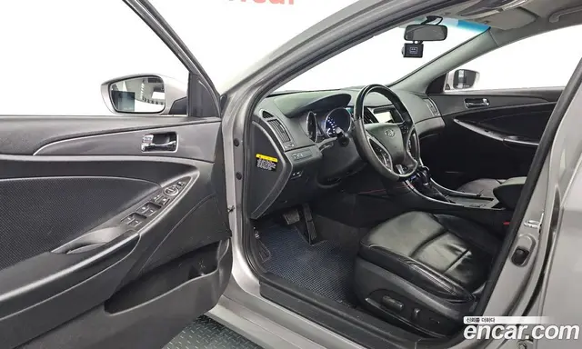 Hyundai Sonata 2011 2.0 автомат (гидро), миниатюра 12