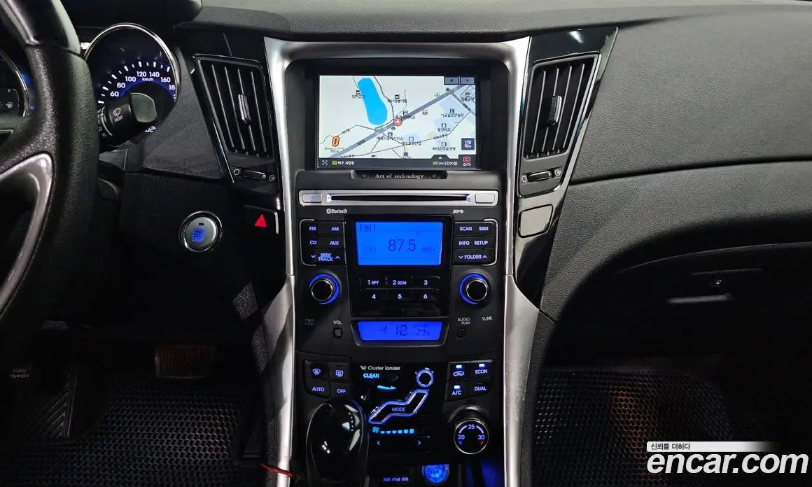 Hyundai Sonata 2011 2.0 автомат (гидро), фото 19