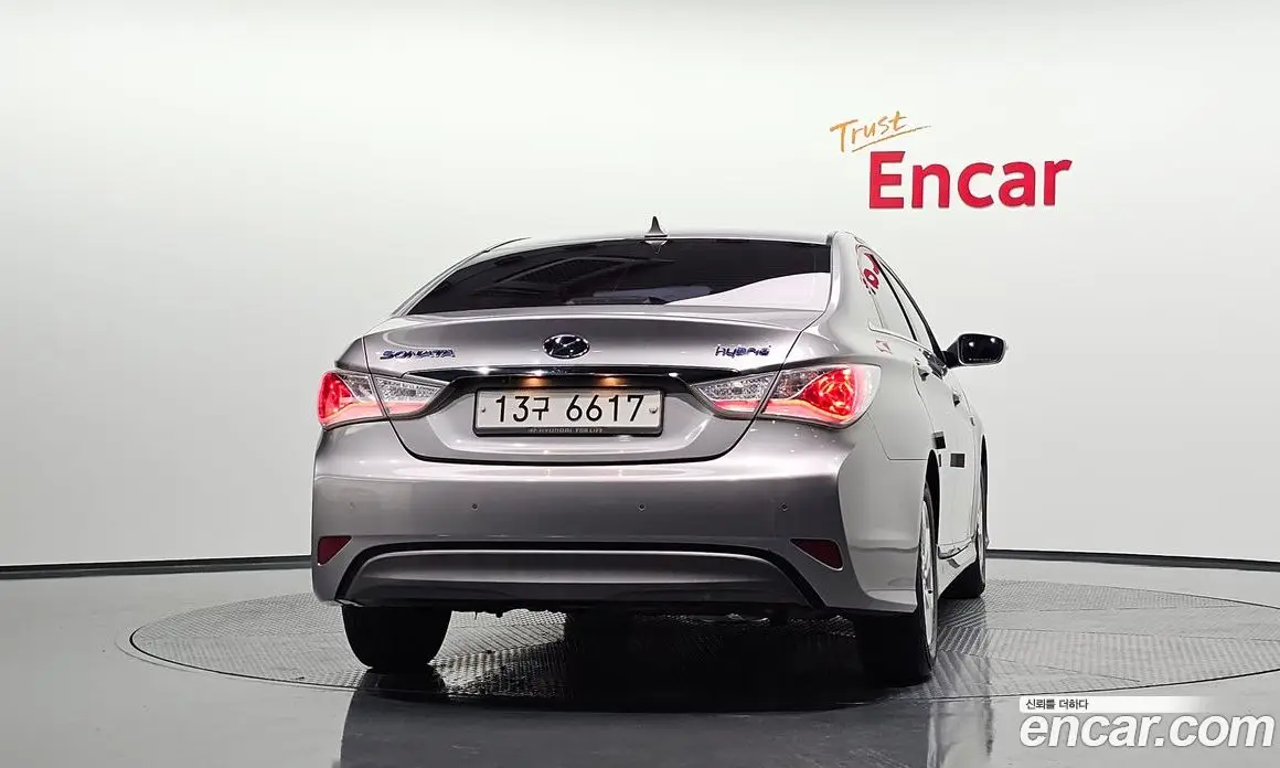 Hyundai Sonata 2011 2.0 автомат (гидро), фото 3