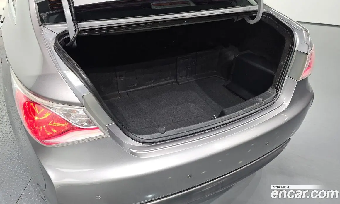 Hyundai Sonata 2011 2.0 автомат (гидро), фото 26