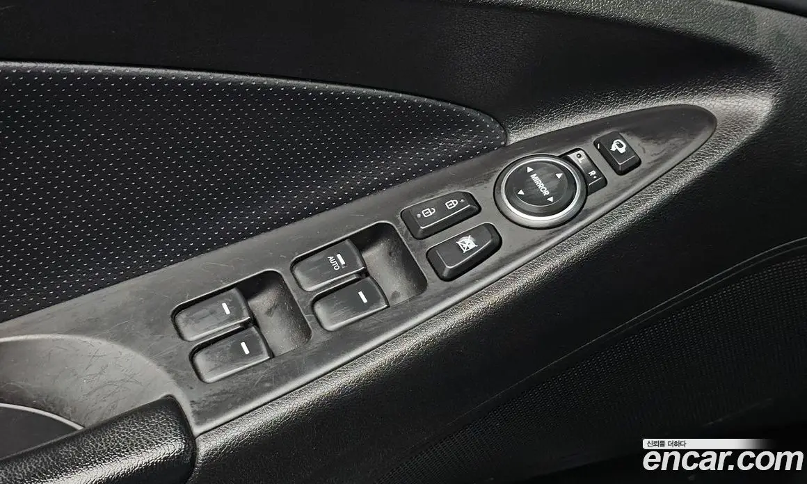 Hyundai Sonata 2011 2.0 автомат (гидро), фото 34
