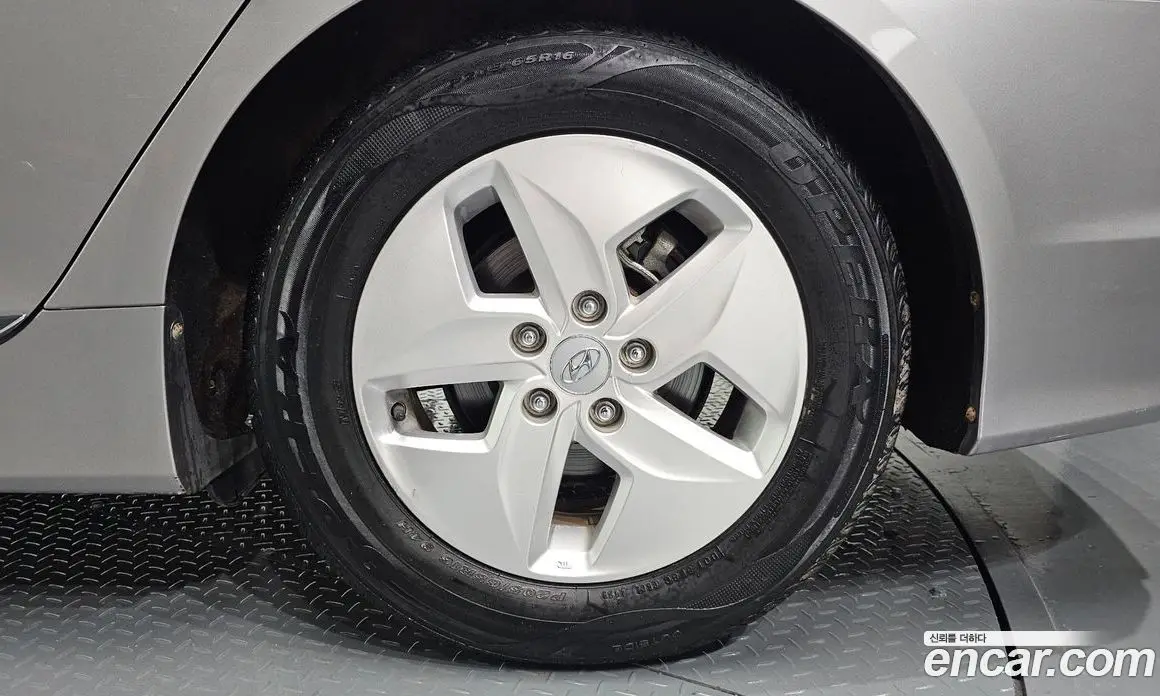 Hyundai Sonata 2011 2.0 автомат (гидро), фото 6