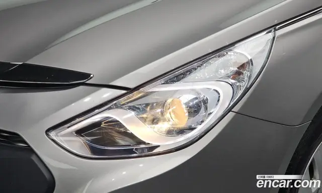 Hyundai Sonata 2011 2.0 автомат (гидро), миниатюра 7