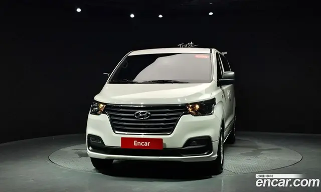 Hyundai Starex 2019 2.5 автомат (гидро), миниатюра 2