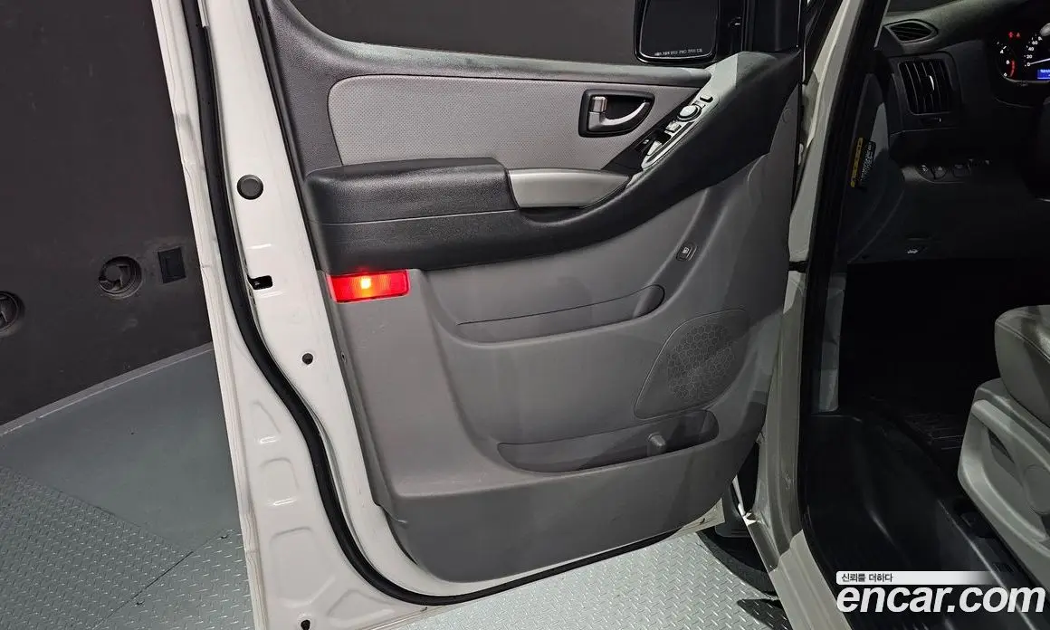 Hyundai Starex 2019 2.5 автомат (гидро), фото 14