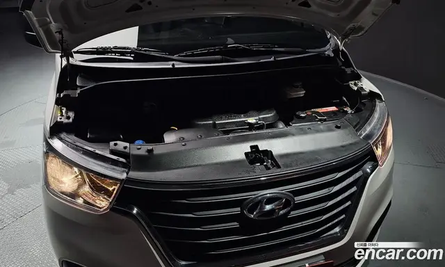 Hyundai Starex 2019 2.5 автомат (гидро), миниатюра 5