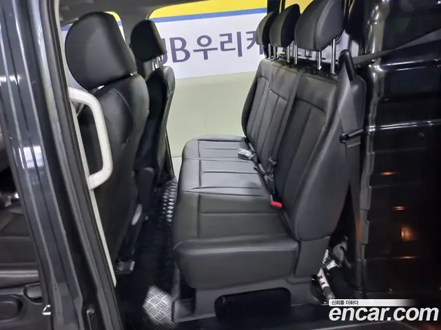 Hyundai Staria 2024 2.2 автомат (гидро), миниатюра 7
