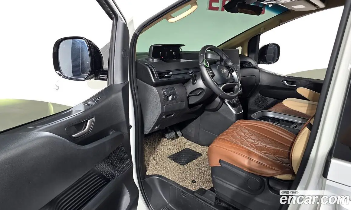 Hyundai Staria 2025 3.5 автомат (гидро), фото 12