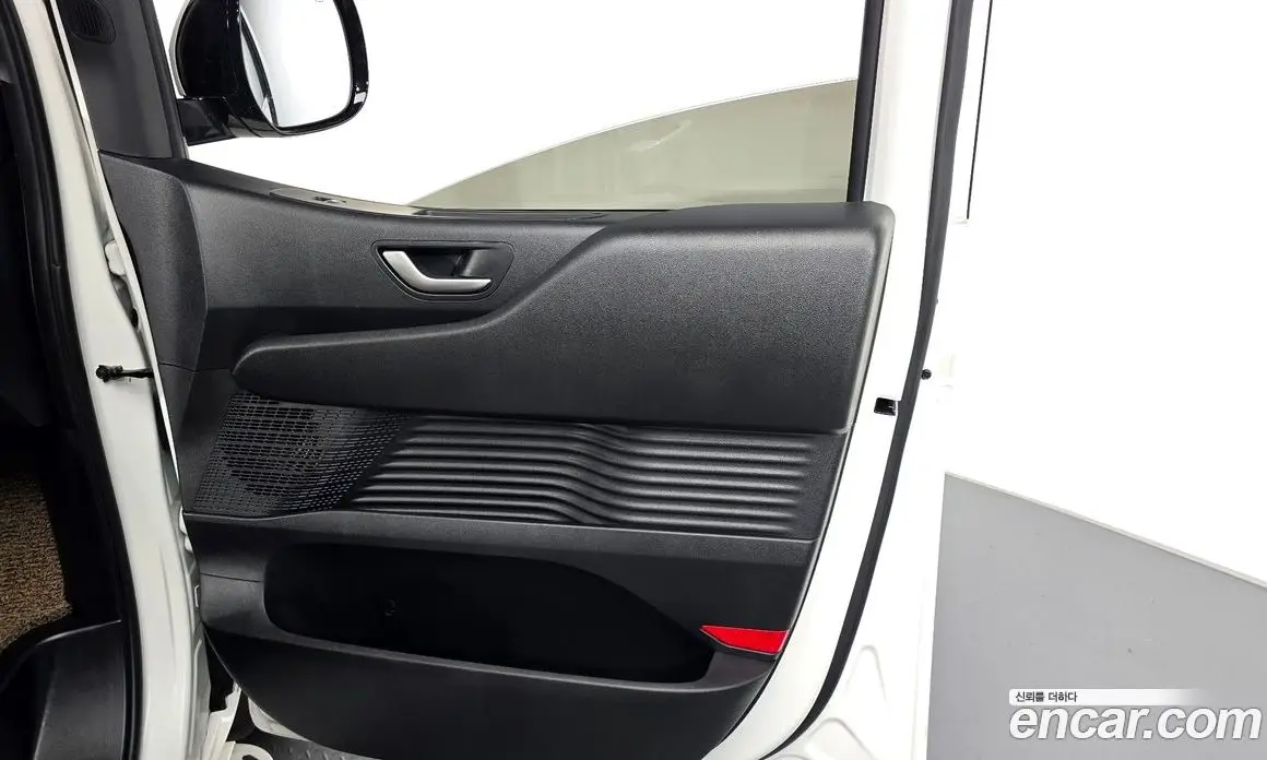 Hyundai Staria 2025 3.5 автомат (гидро), фото 13