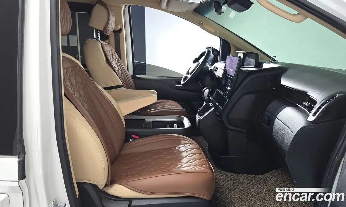Hyundai Staria 2025 3.5 автомат (гидро), фото 15