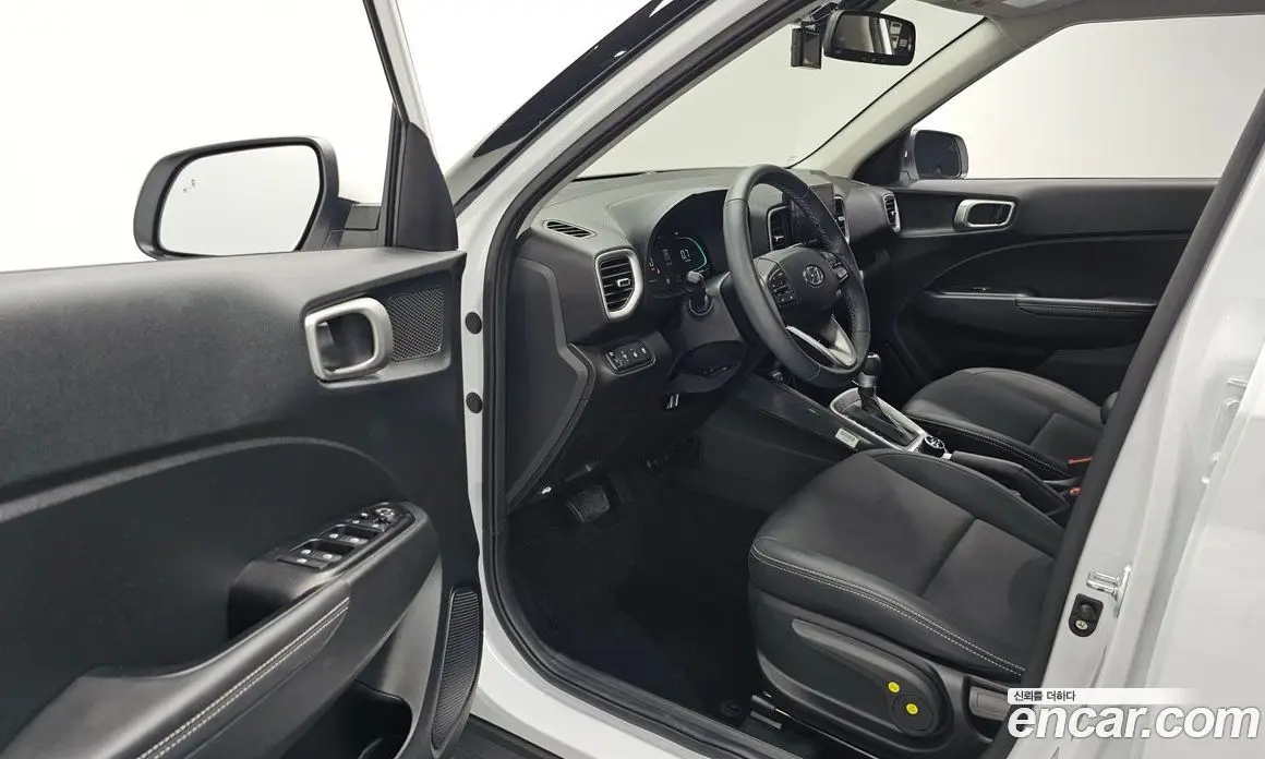 Hyundai Venue 2025 1.6 автомат (гидро), фото 13