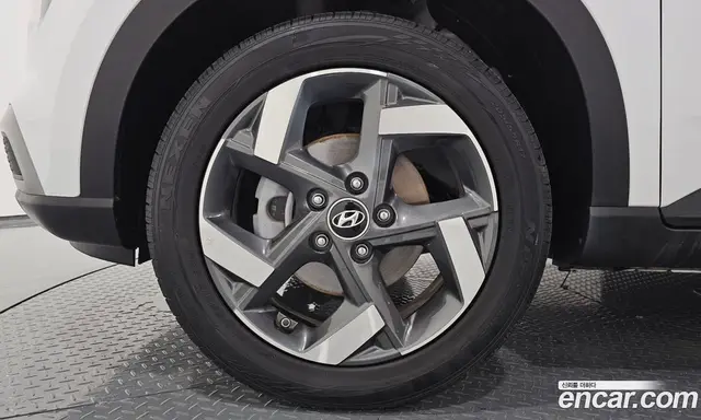 Hyundai Venue 2025 1.6 автомат (гидро), миниатюра 5