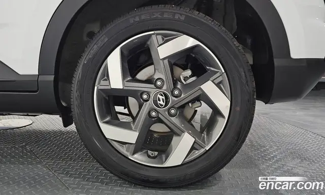 Hyundai Venue 2025 1.6 автомат (гидро), миниатюра 7