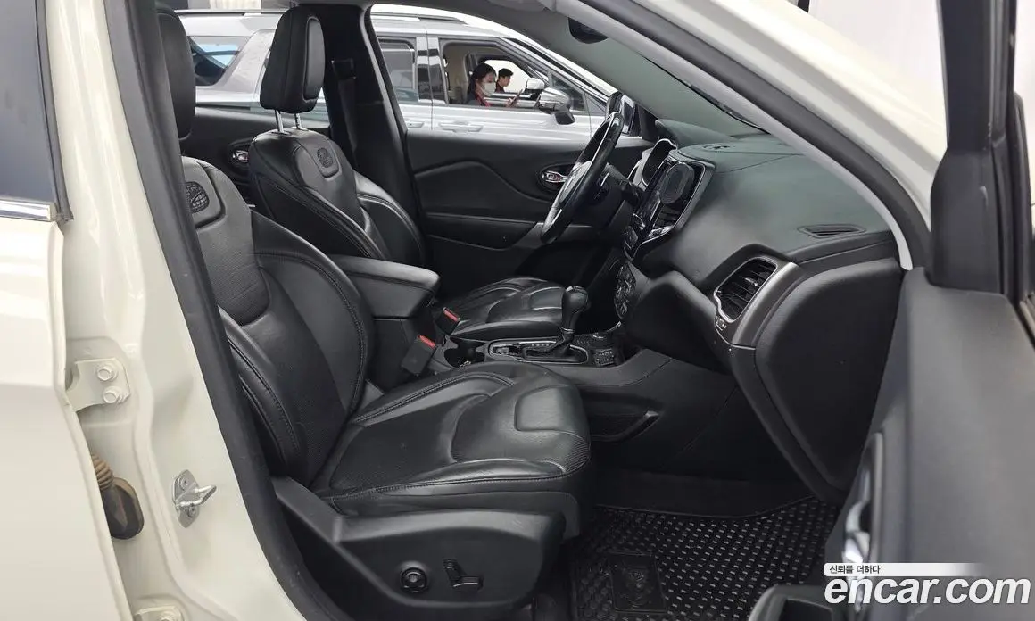 Jeep Cherokee 2019 2.2 автомат (гидро), фото 11