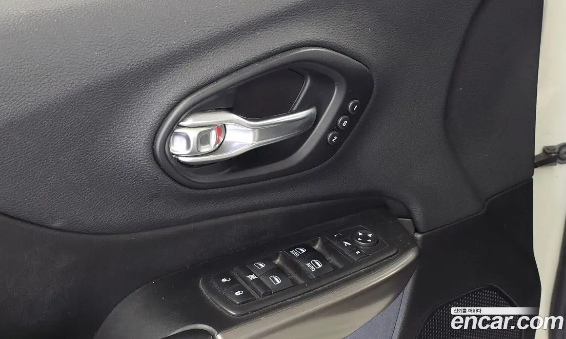 Jeep Cherokee 2019 2.2 автомат (гидро), фото 17