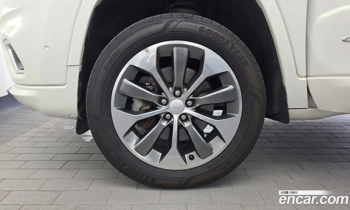 Jeep Cherokee 2019 2.2 автомат (гидро), фото 5