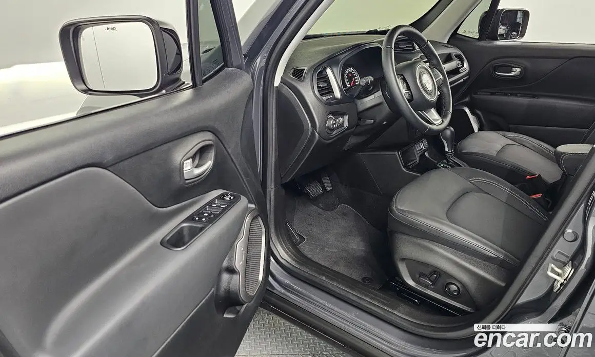 Jeep Renegade 2023 1.3 автомат (гидро), фото 13