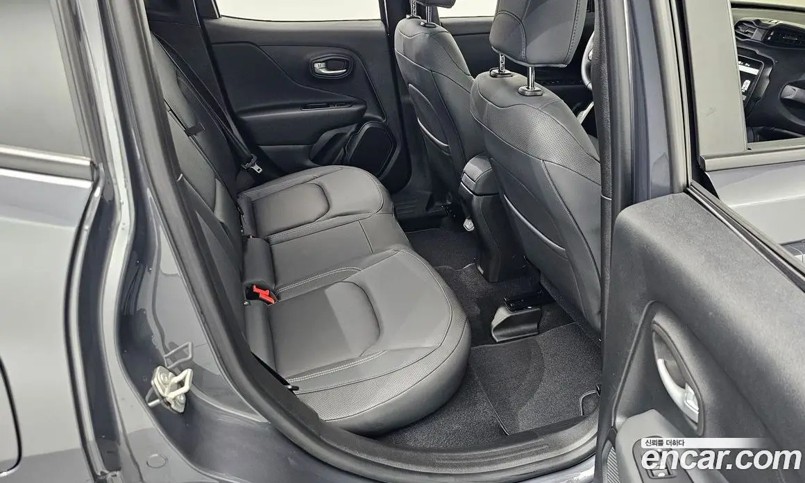 Jeep Renegade 2023 1.3 автомат (гидро), фото 17