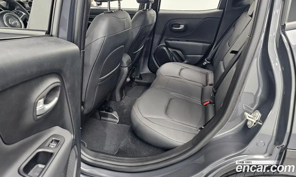 Jeep Renegade 2023 1.3 автомат (гидро), фото 18