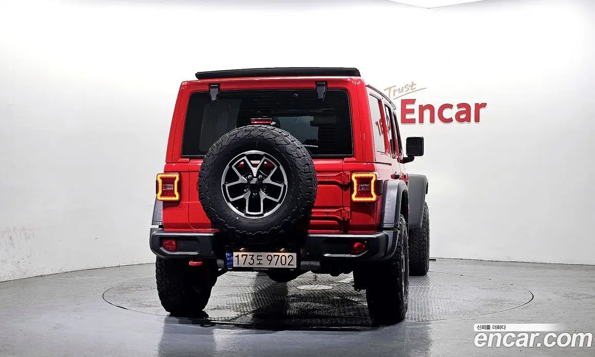 Jeep Wrangler 2024 2.0 автомат (гидро), фото 4