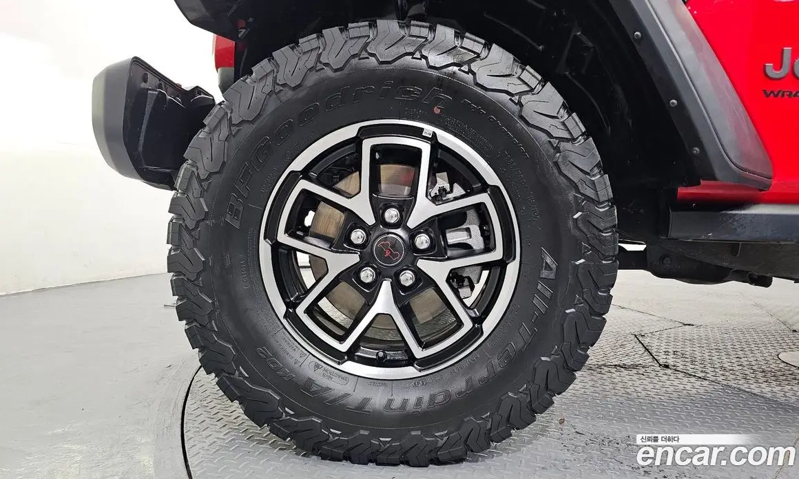 Jeep Wrangler 2024 2.0 автомат (гидро), фото 5