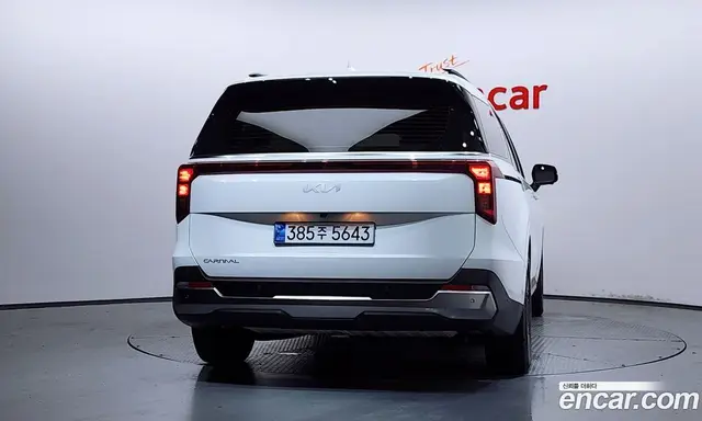 Kia Carnival 2024 2.2 автомат (гидро), миниатюра 4