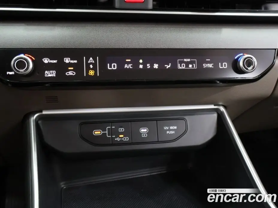 Kia Carnival 2025 2.2 автомат (гидро), фото 16