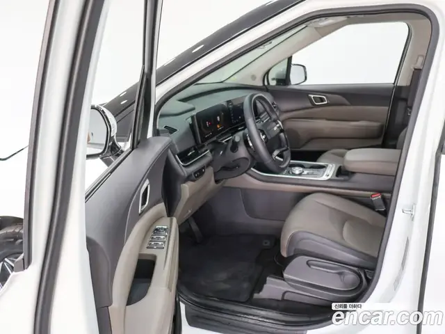 Kia Carnival 2025 2.2 автомат (гидро), миниатюра 9