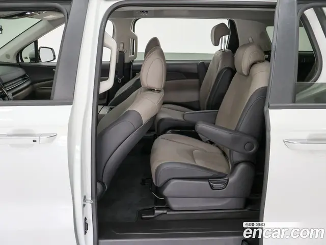 Kia Carnival 2025 2.2 автомат (гидро), миниатюра 10